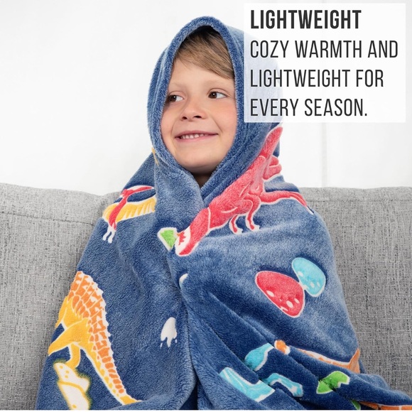 Shark Attack 🦈 or Dinosaur 🦖 Glow In The Dark Blanket - Picture 13 of 13